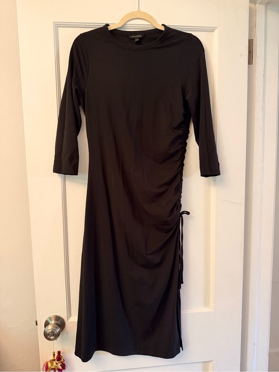Banana Republic Dresses & Skirts - Banana Republic Black Ruched-Side Midi Dress - Women
